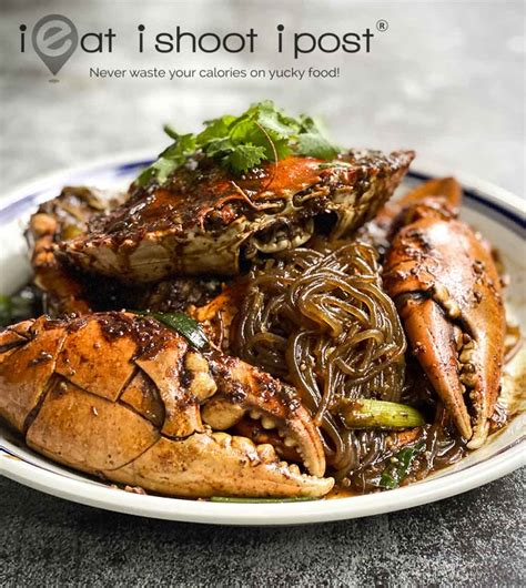 Singapore Black Pepper Crabs Recipe! .